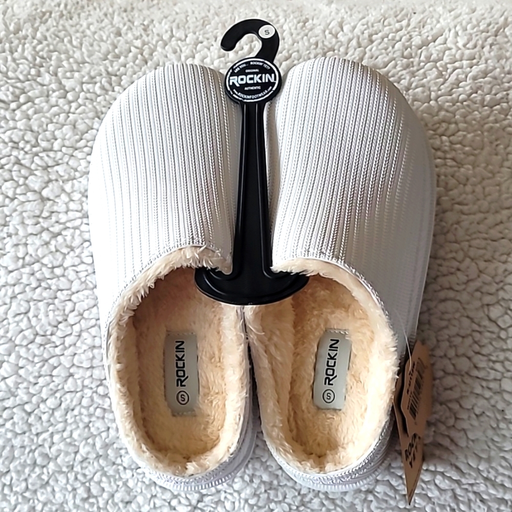 Rocking footwear fur clogs